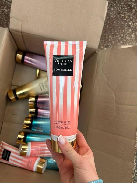 Лосьйон для тіла Victoriaʼs Secret Bombshell Body Lotion 236мл 1a4-733 фото